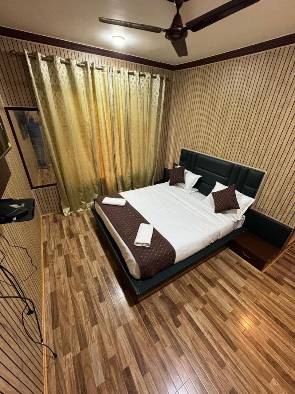 Hotel The Casa Srinagar  Luaran gambar
