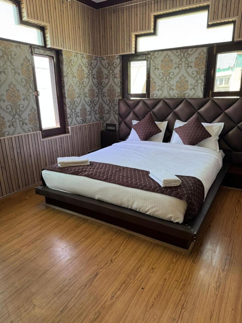 Hotel The Casa Srinagar  Luaran gambar