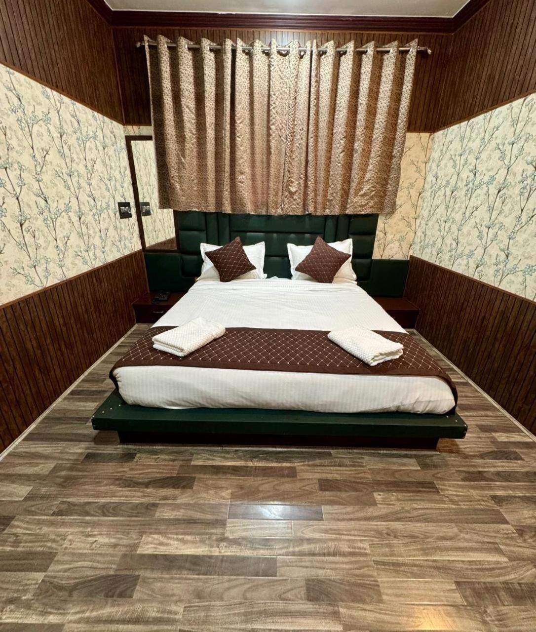 Hotel The Casa Srinagar  Luaran gambar